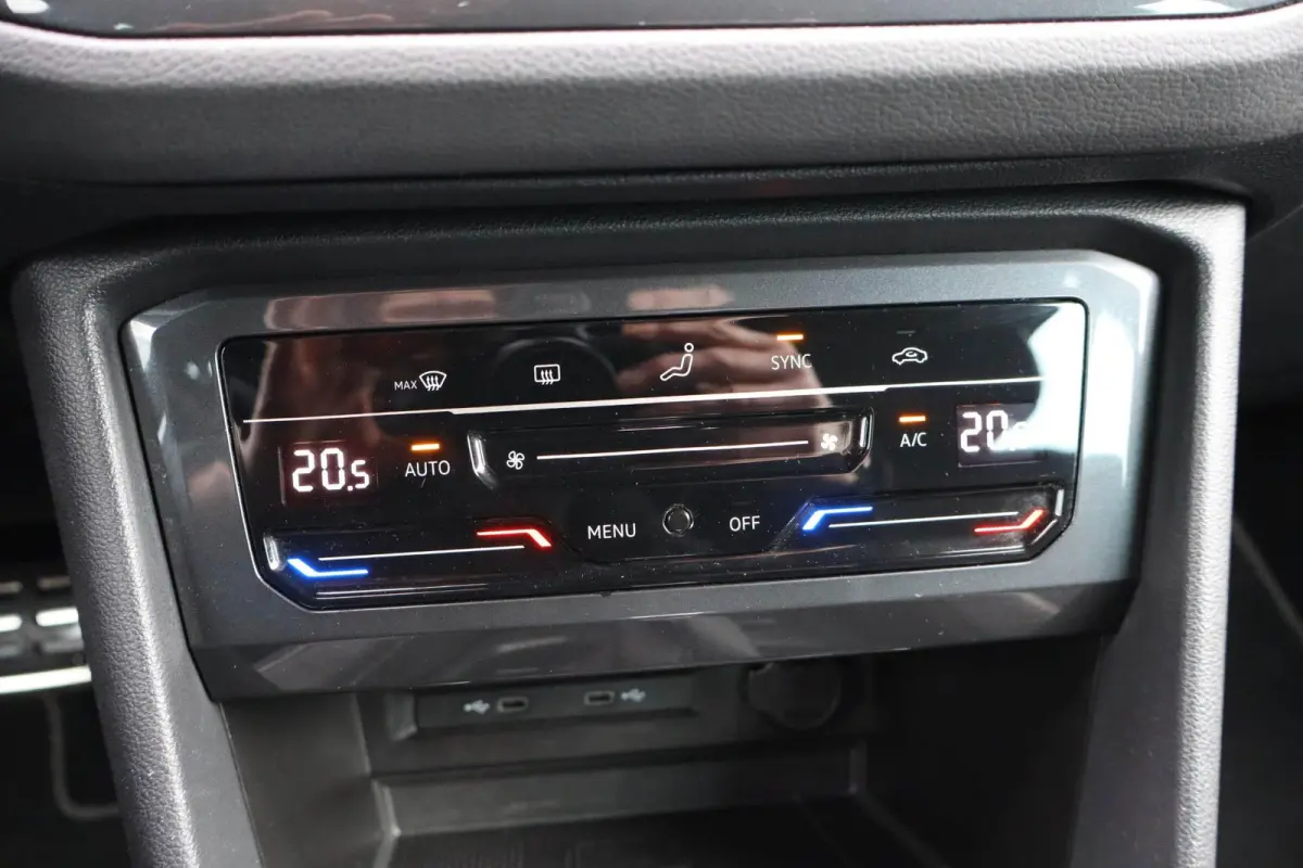 1.5 TSI 150pk DSG R-Line Business+ | Trekhaak Wegklapbaar| Navigatie | Active Info Display