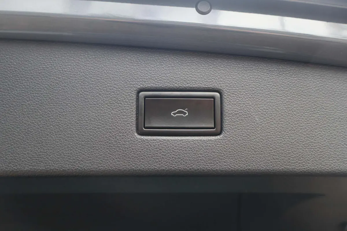 1.5 TSI 150pk DSG R-Line Business+ | Trekhaak Wegklapbaar| Navigatie | Active Info Display
