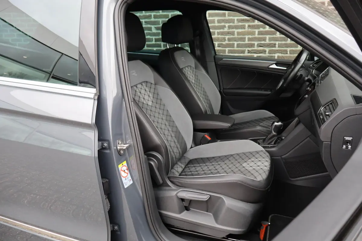 1.5 TSI 150pk DSG R-Line Business+ | Trekhaak Wegklapbaar| Navigatie | Active Info Display