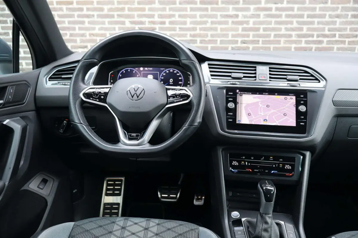 1.5 TSI 150pk DSG R-Line Business+ | Trekhaak Wegklapbaar| Navigatie | Active Info Display