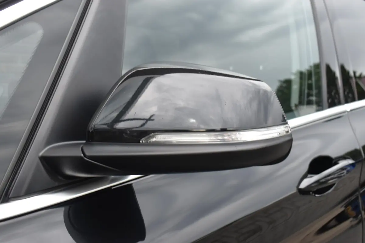220i Business Edition Plus