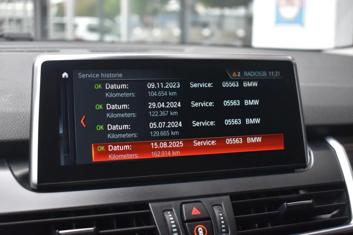 220i Business Edition Plus