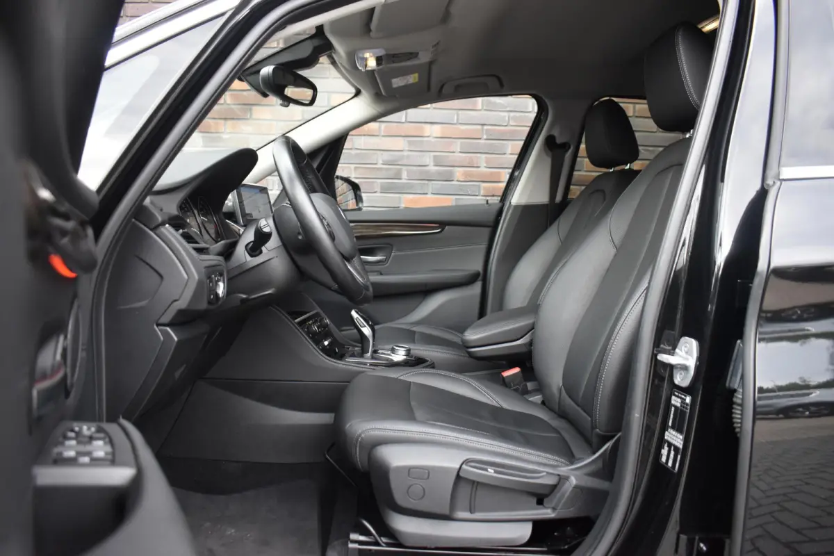 220i Business Edition Plus