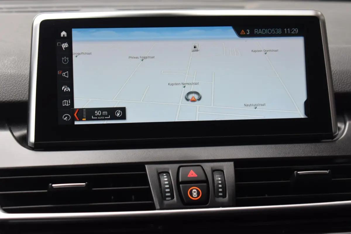 220i Business Edition Plus