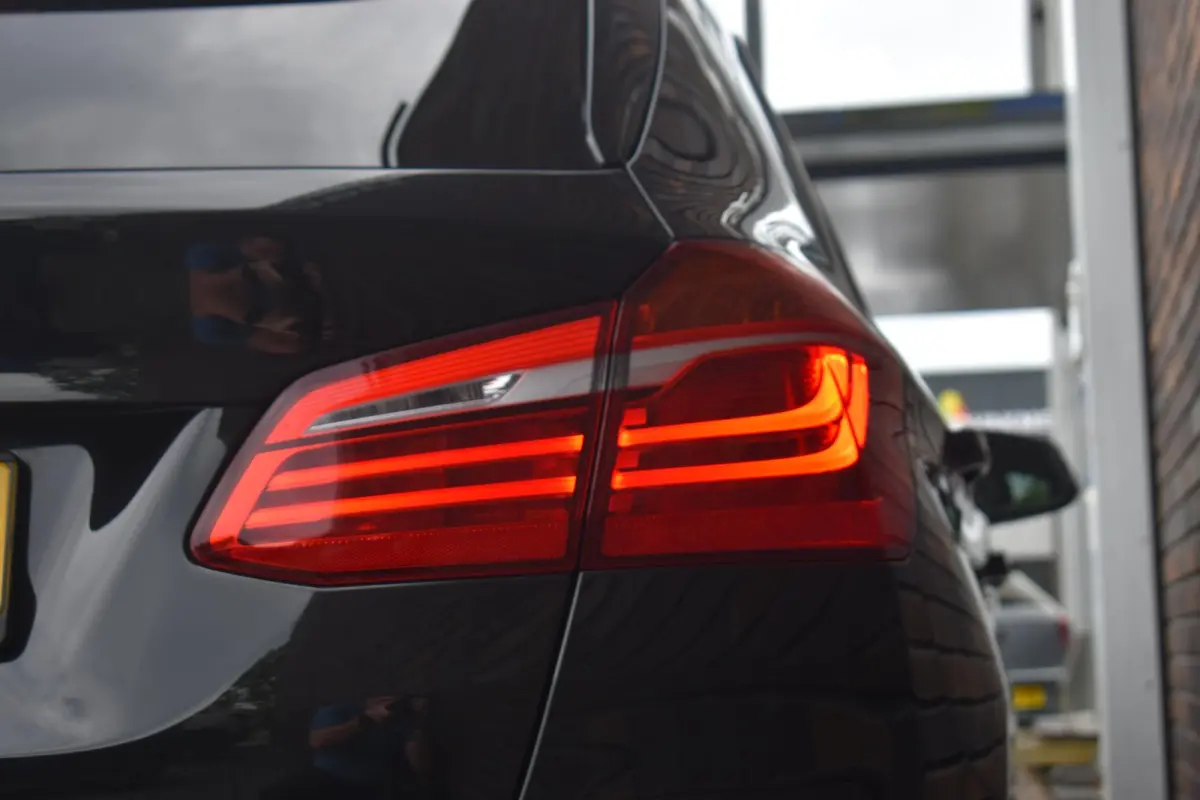 220i Business Edition Plus