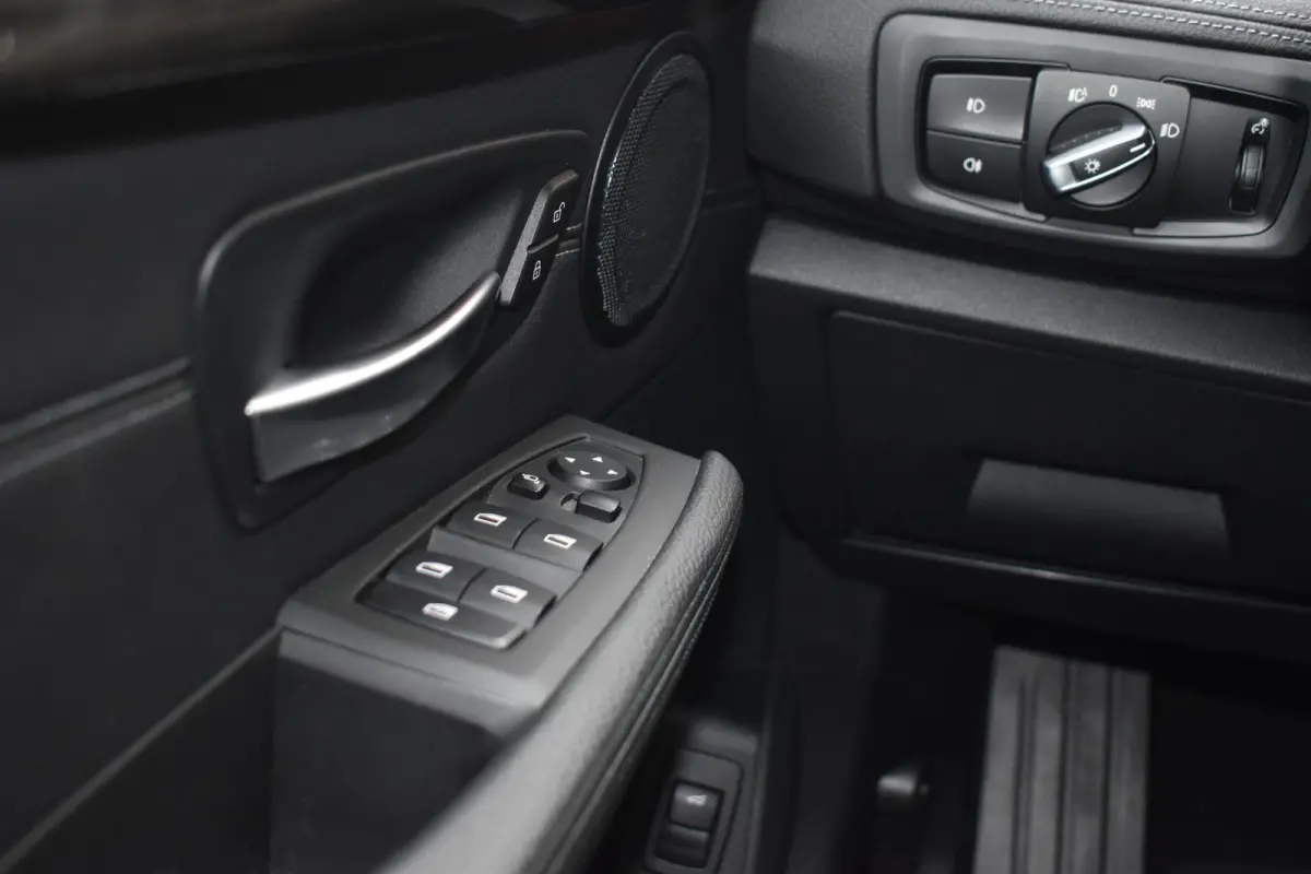 220i Business Edition Plus