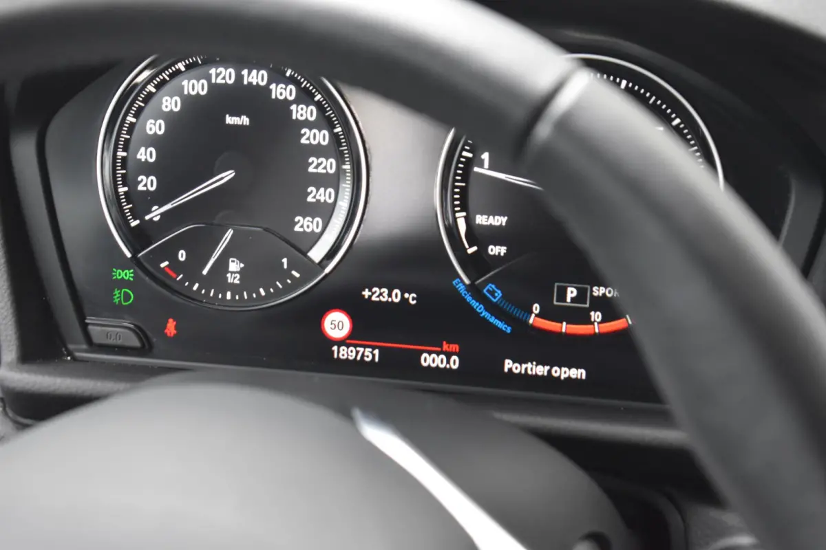 220i Business Edition Plus