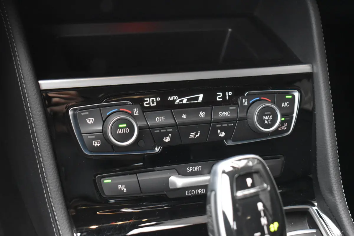 220i Business Edition Plus
