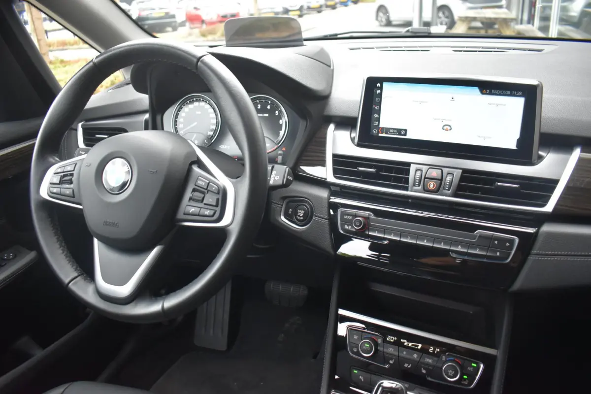 220i Business Edition Plus