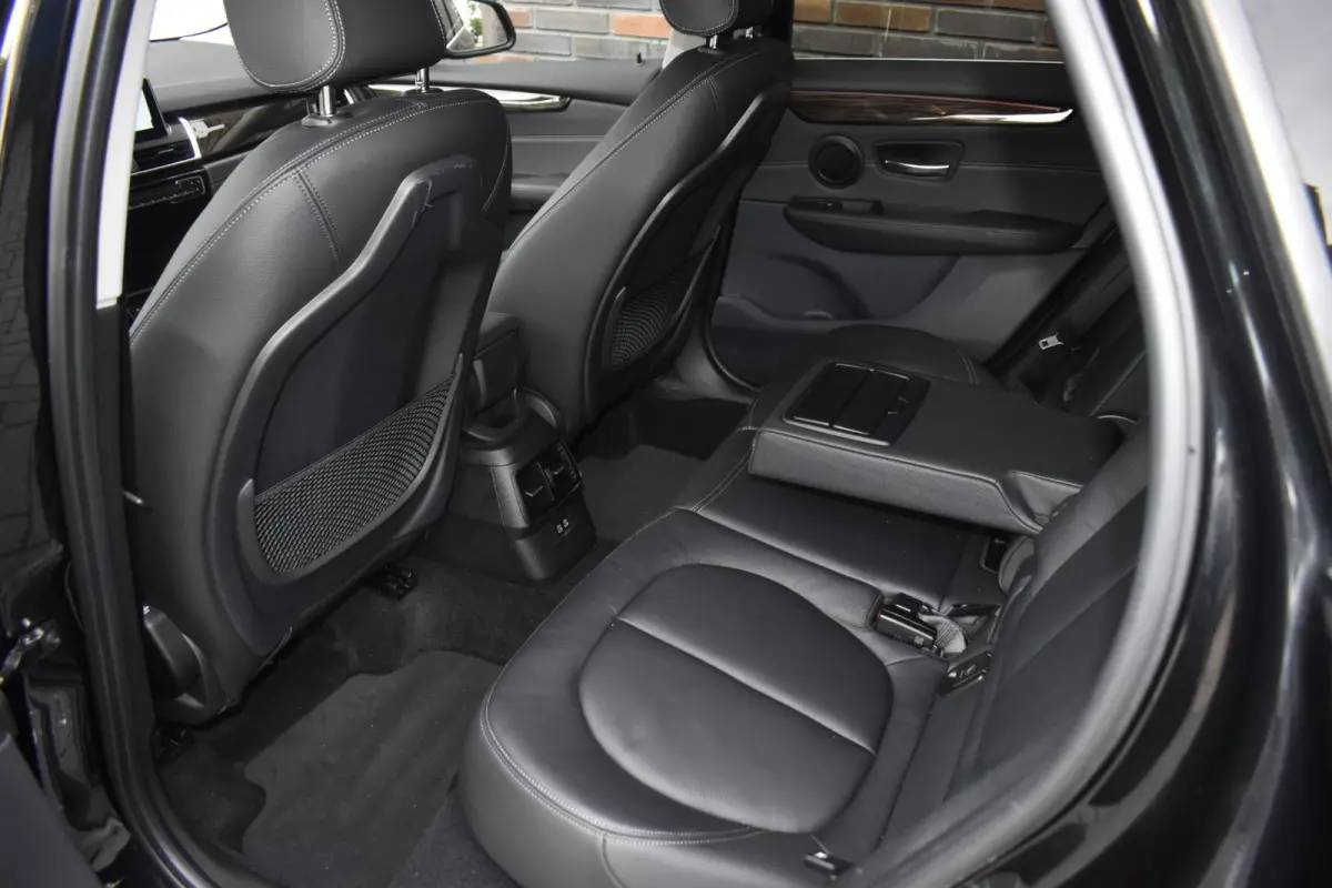 220i Business Edition Plus