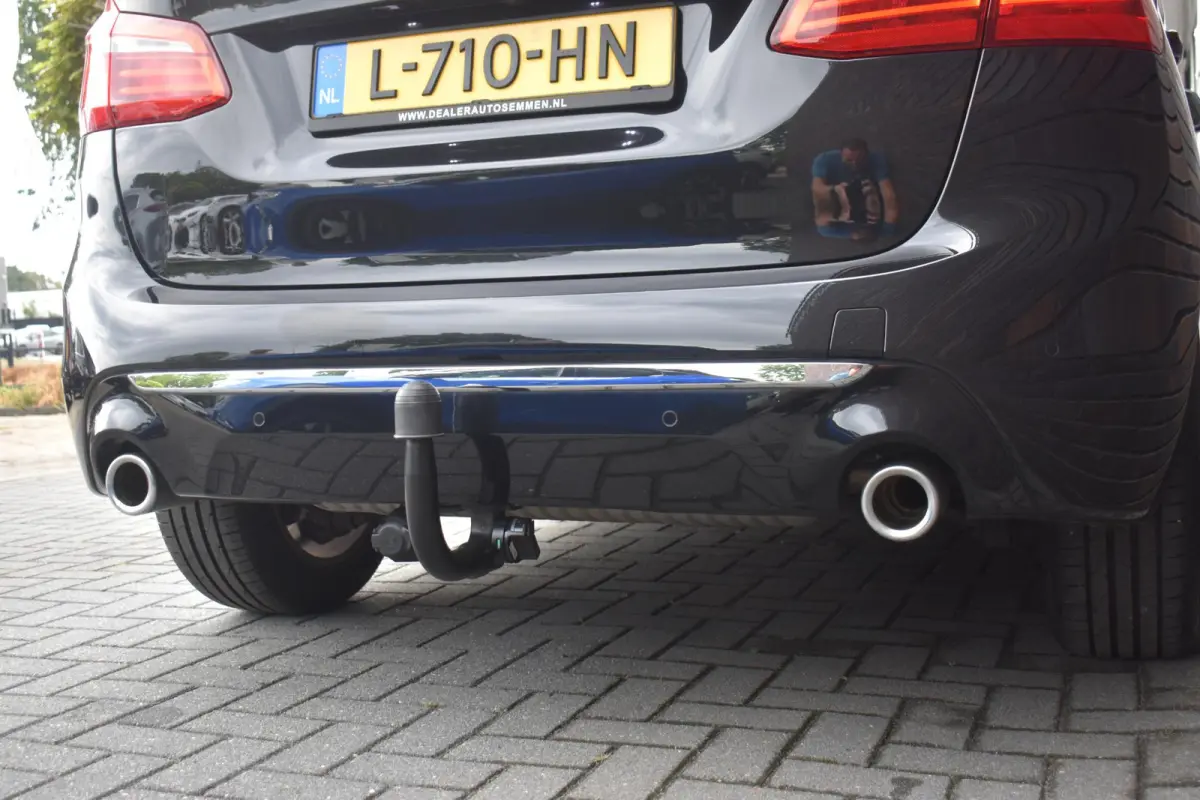 220i Business Edition Plus