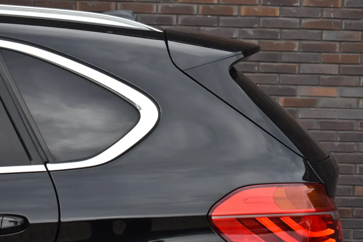 220i Business Edition Plus