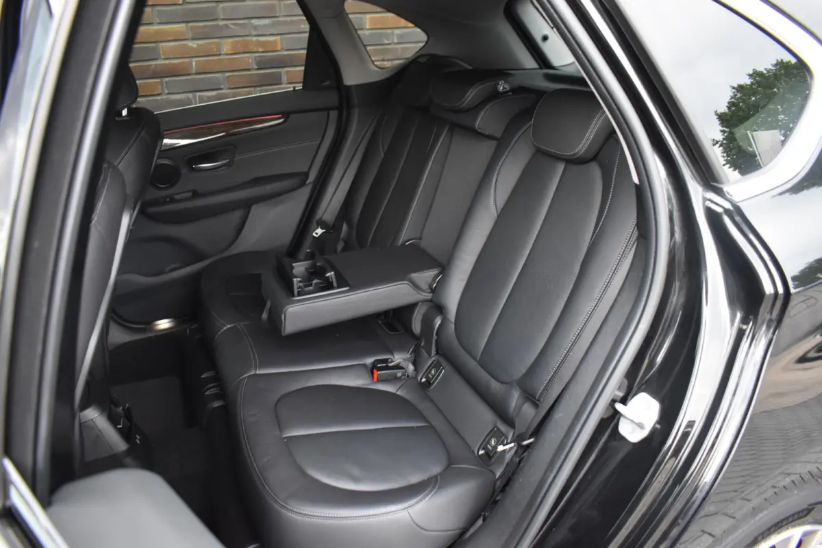 220i Business Edition Plus