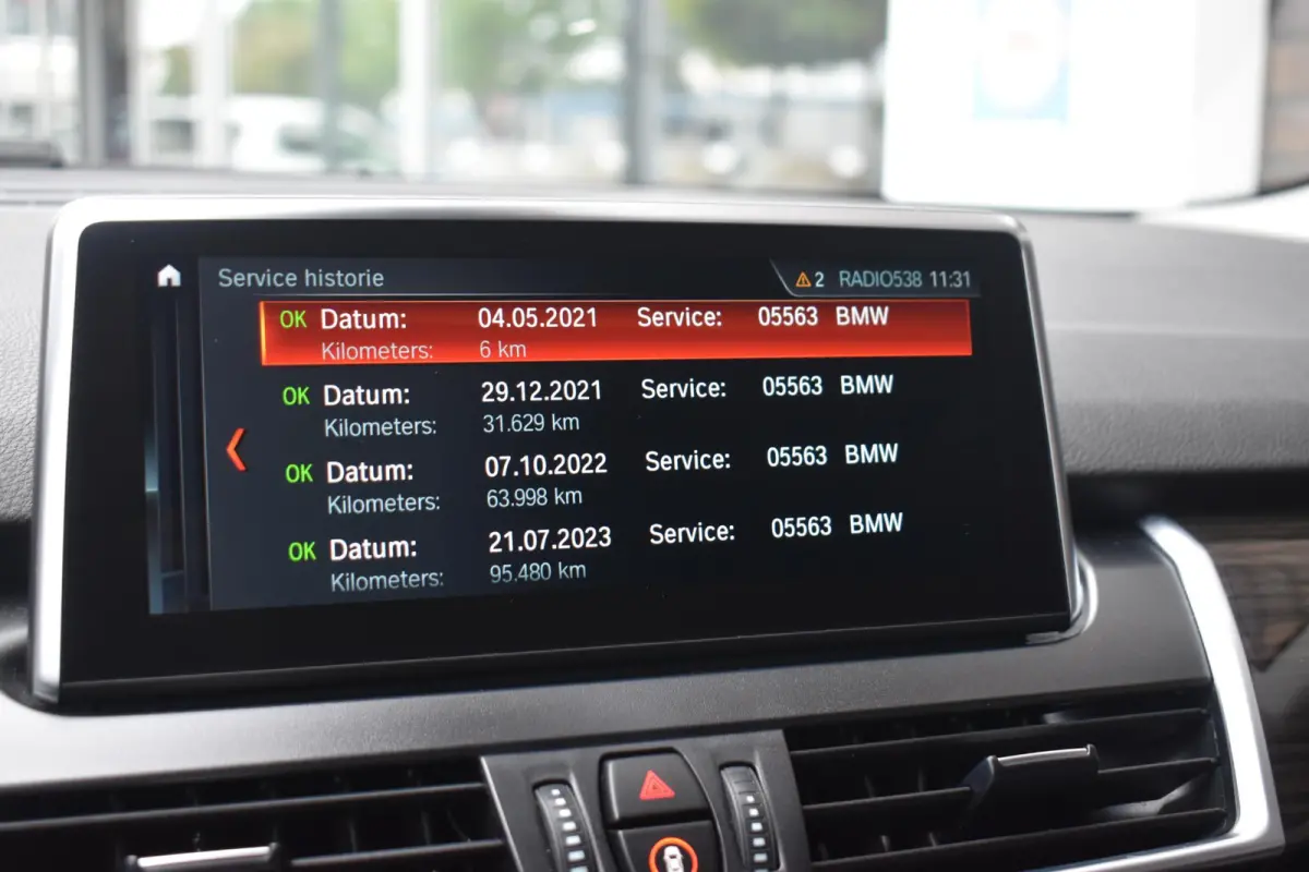 220i Business Edition Plus