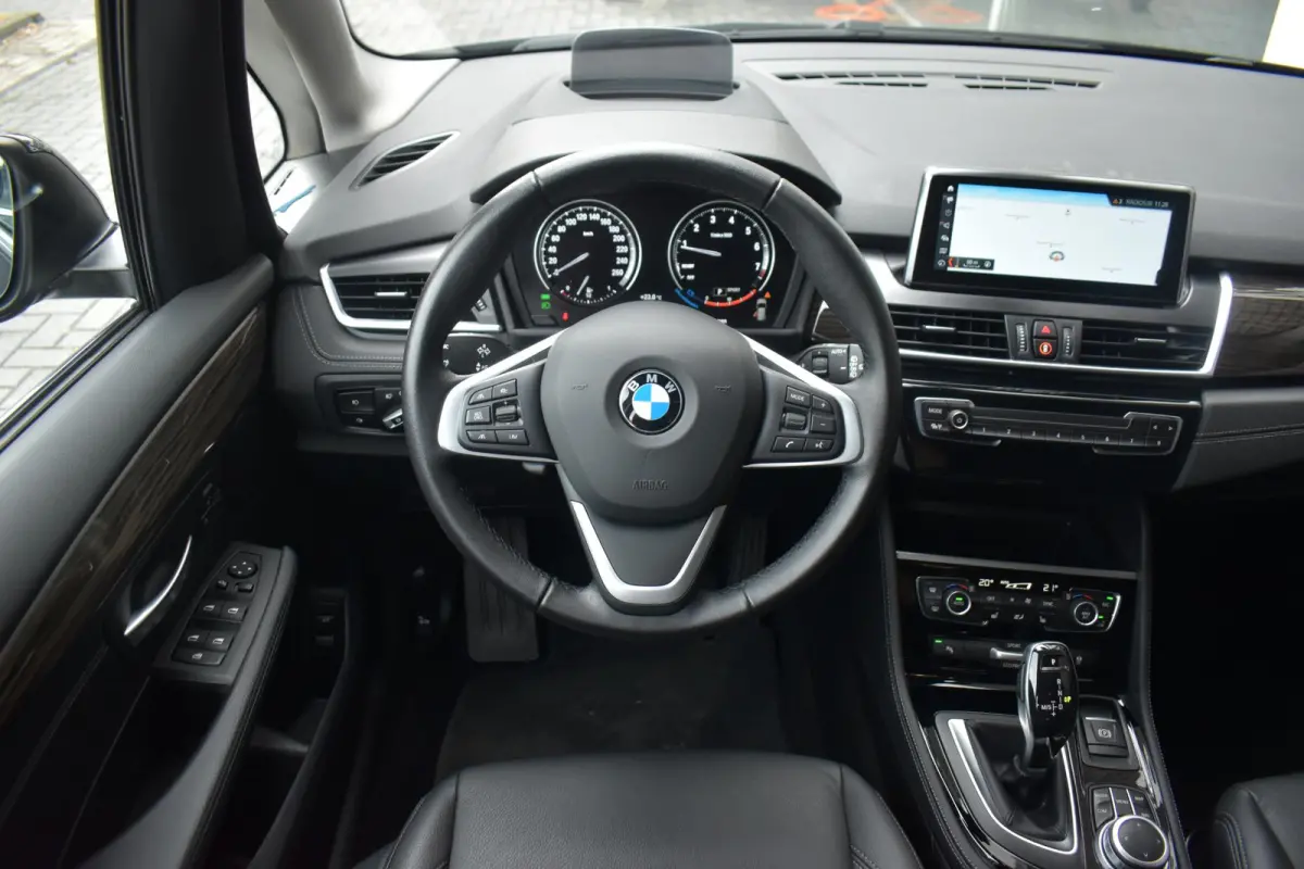 220i Business Edition Plus
