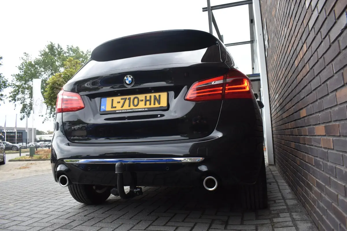 220i Business Edition Plus
