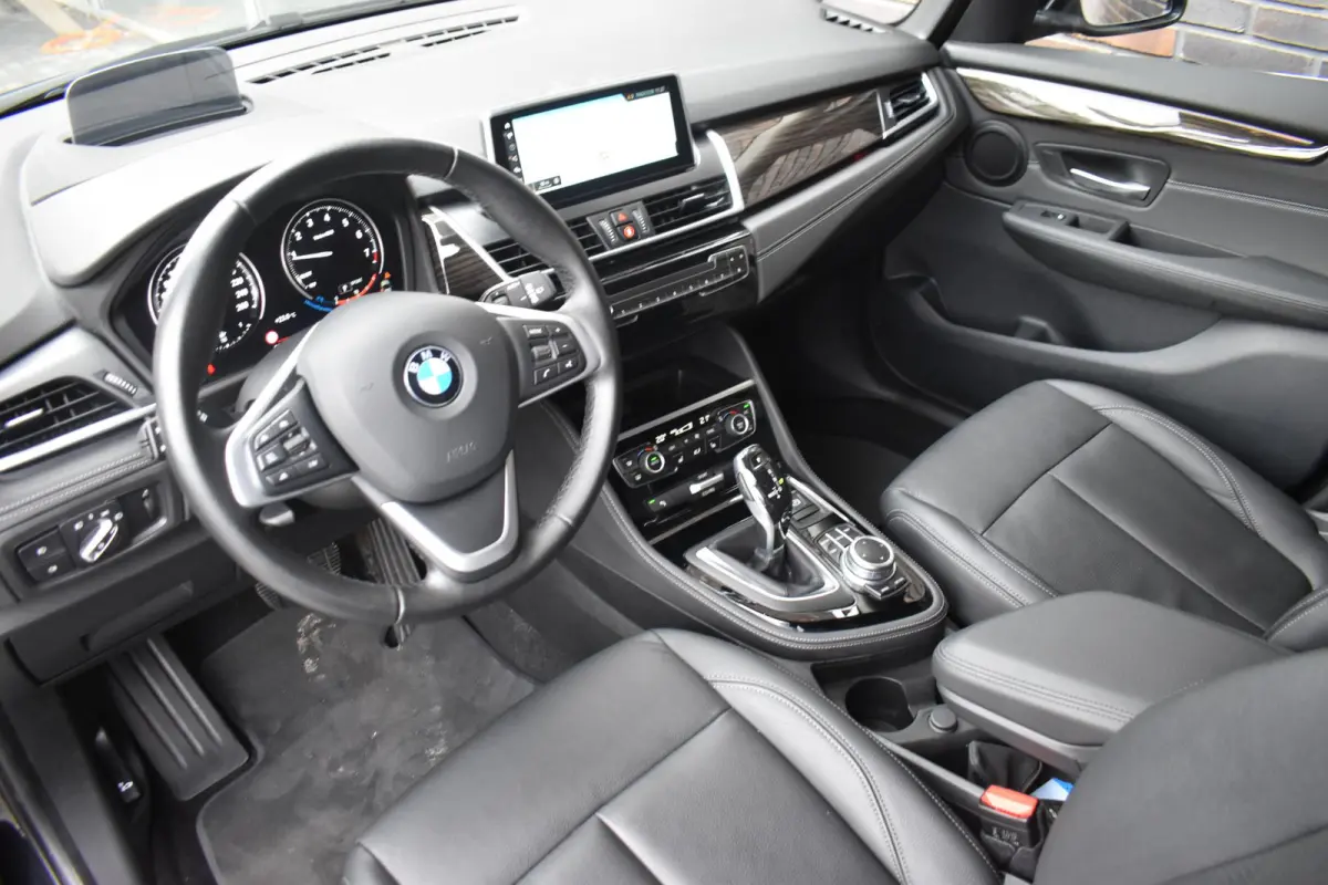 220i Business Edition Plus
