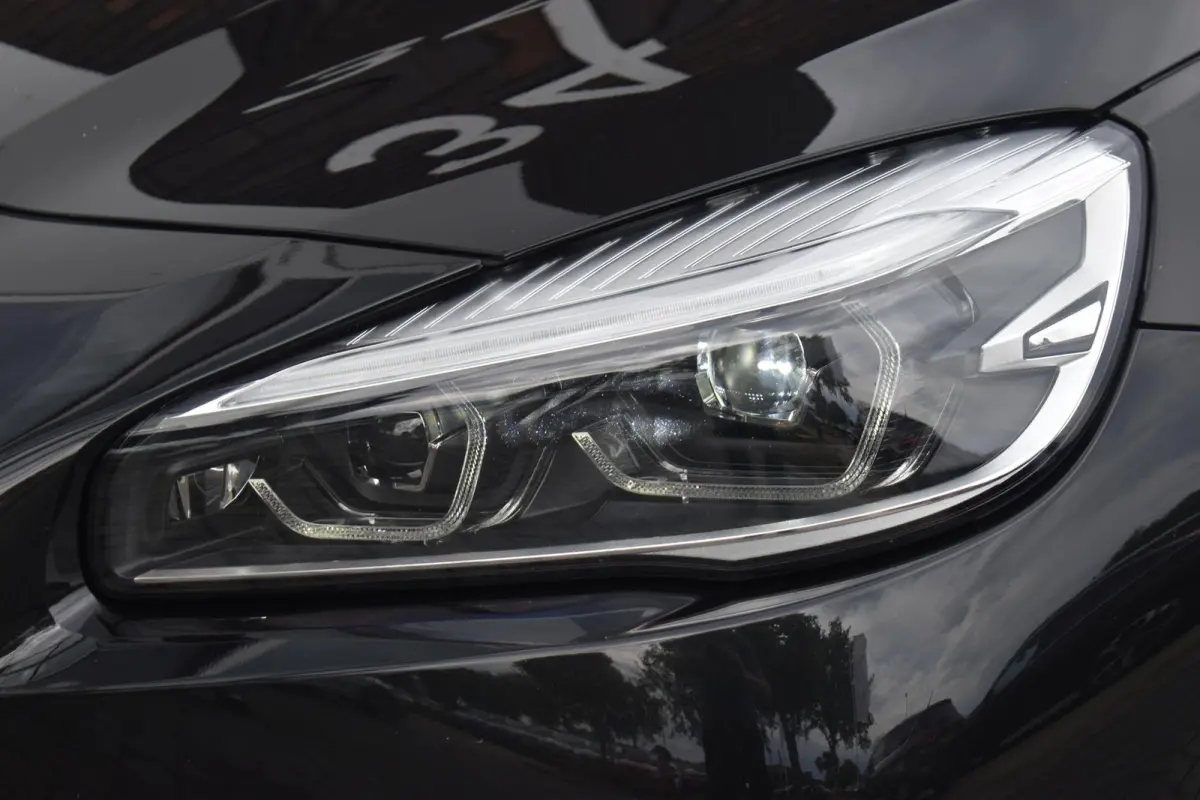 220i Business Edition Plus