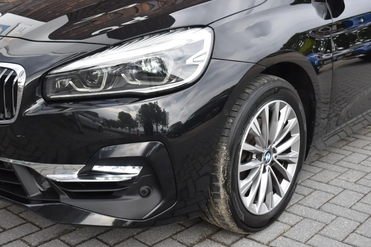 220i Business Edition Plus