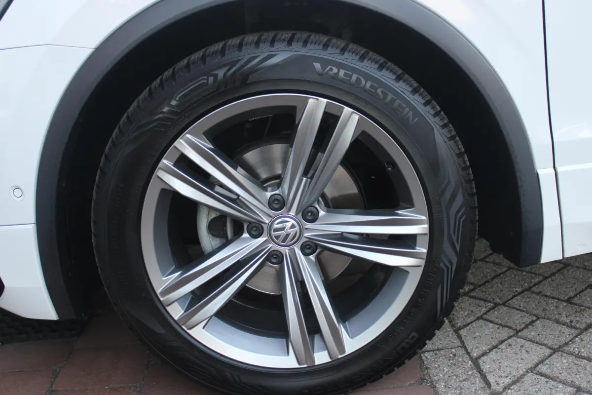 1.5 TSI 150PK AUTOMAAT HIGHLINE BUSINESS R | PANORAMA SCHUIF/KANTEL DAK | LEDEREN BEKLEDING | BESTUUDERSSTOEL ELEKTRISCH VERSTELBAAR MET GEHEUGENFUNCTIE | ELEKTRISCH WEGKLAPBARE TREKHAAK | I