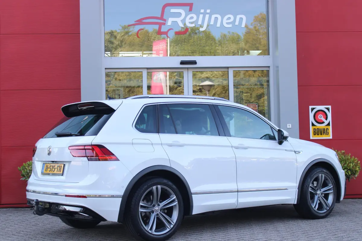 1.5 TSI 150PK AUTOMAAT HIGHLINE BUSINESS R | PANORAMA SCHUIF/KANTEL DAK | LEDEREN BEKLEDING | BESTUUDERSSTOEL ELEKTRISCH VERSTELBAAR MET GEHEUGENFUNCTIE | ELEKTRISCH WEGKLAPBARE TREKHAAK | I