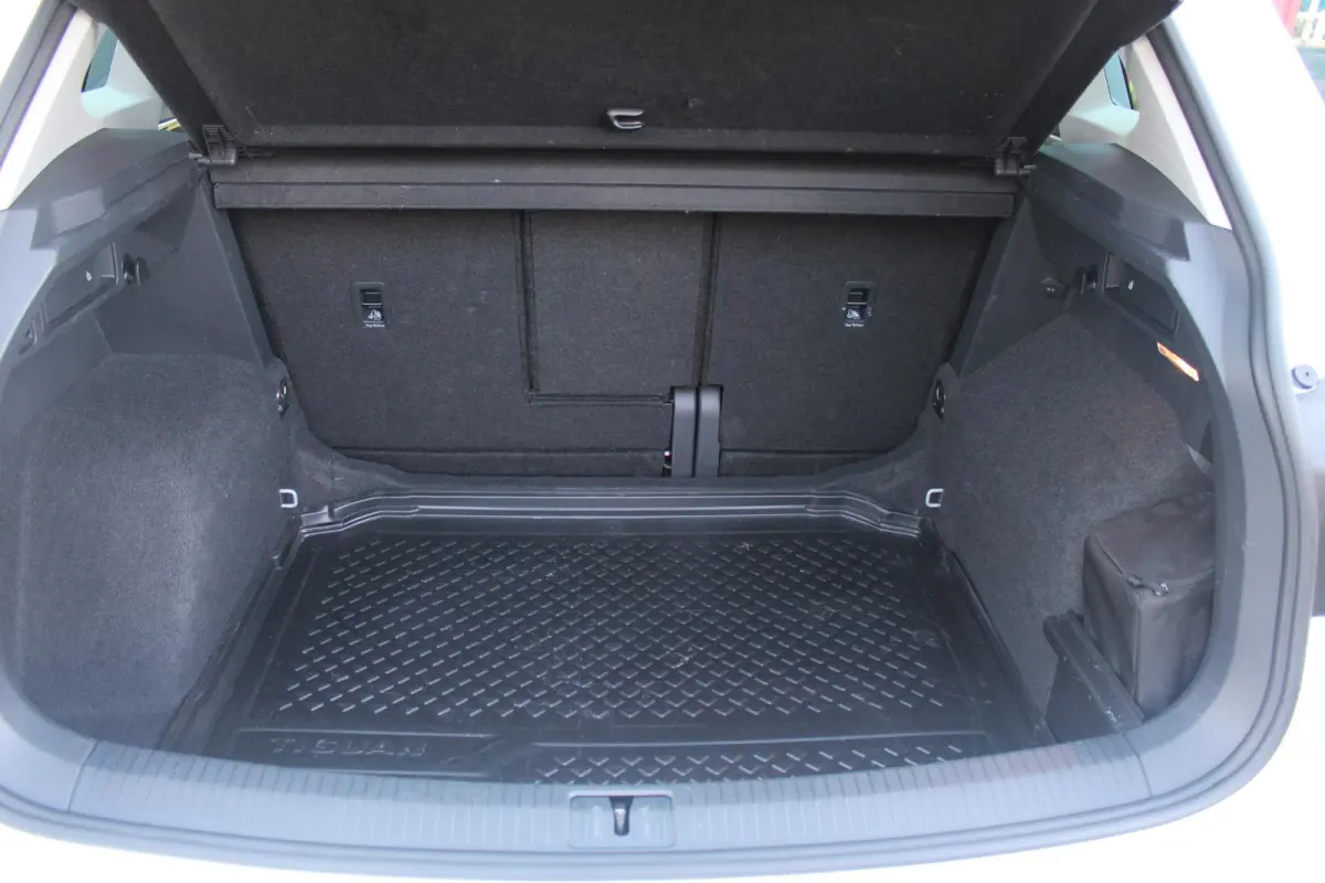 1.5 TSI 150PK AUTOMAAT HIGHLINE BUSINESS R | PANORAMA SCHUIF/KANTEL DAK | LEDEREN BEKLEDING | BESTUUDERSSTOEL ELEKTRISCH VERSTELBAAR MET GEHEUGENFUNCTIE | ELEKTRISCH WEGKLAPBARE TREKHAAK | I