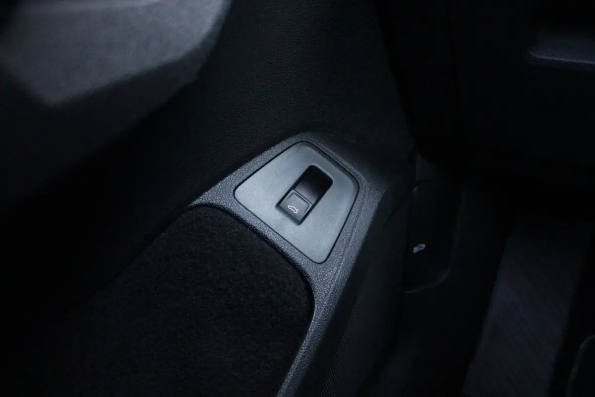 1.5 TSI 150PK AUTOMAAT HIGHLINE BUSINESS R | PANORAMA SCHUIF/KANTEL DAK | LEDEREN BEKLEDING | BESTUUDERSSTOEL ELEKTRISCH VERSTELBAAR MET GEHEUGENFUNCTIE | ELEKTRISCH WEGKLAPBARE TREKHAAK | I