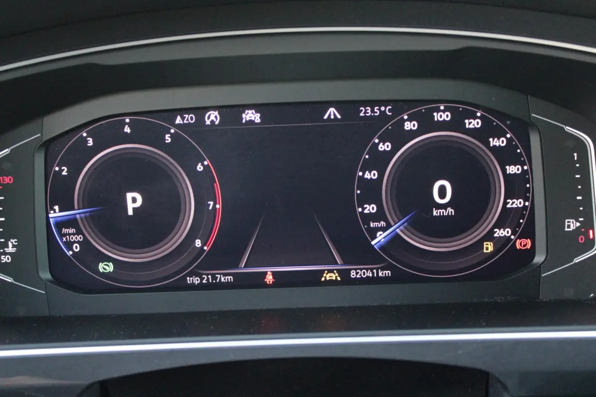 1.5 TSI 150PK AUTOMAAT HIGHLINE BUSINESS R | PANORAMA SCHUIF/KANTEL DAK | LEDEREN BEKLEDING | BESTUUDERSSTOEL ELEKTRISCH VERSTELBAAR MET GEHEUGENFUNCTIE | ELEKTRISCH WEGKLAPBARE TREKHAAK | I
