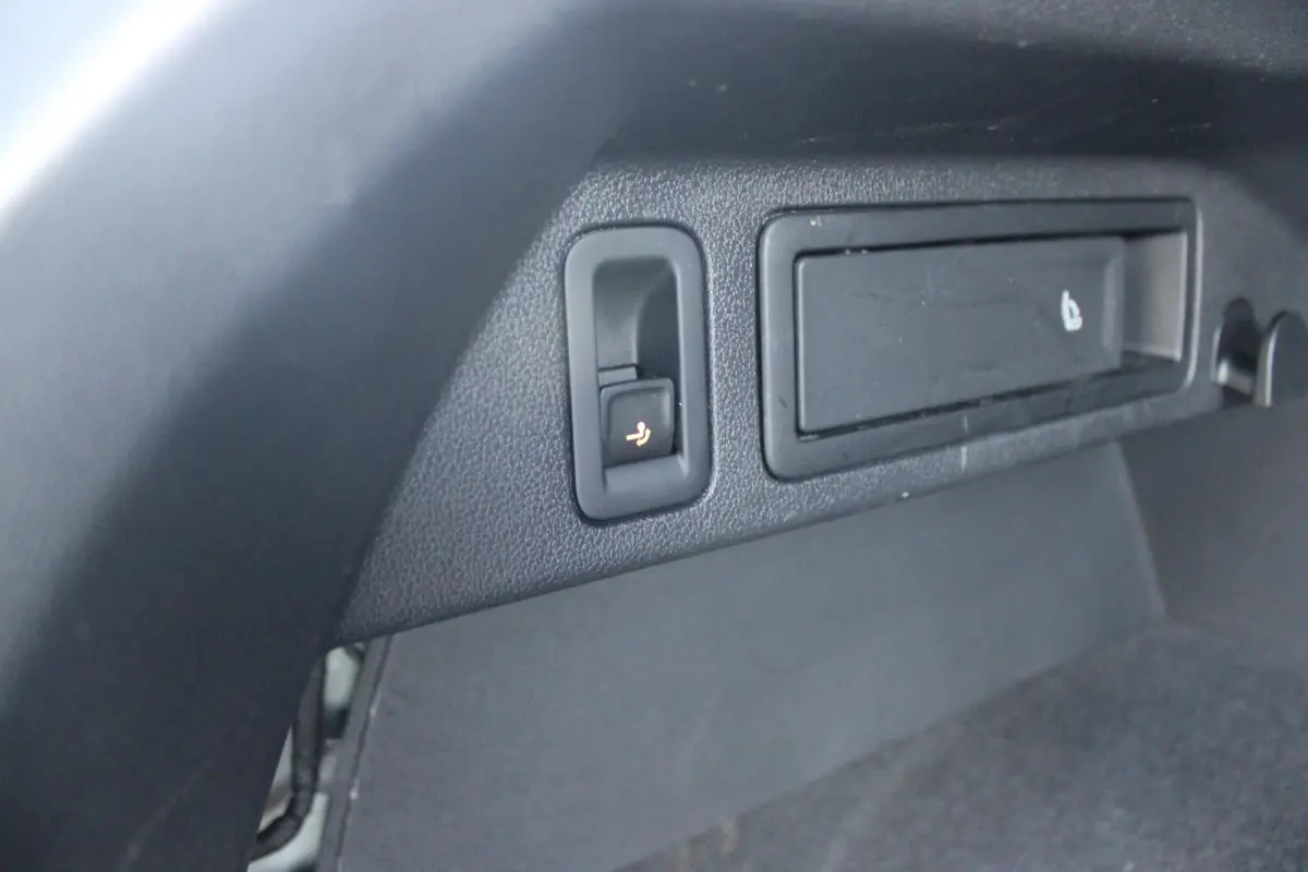 1.5 TSI 150PK AUTOMAAT HIGHLINE BUSINESS R | PANORAMA SCHUIF/KANTEL DAK | LEDEREN BEKLEDING | BESTUUDERSSTOEL ELEKTRISCH VERSTELBAAR MET GEHEUGENFUNCTIE | ELEKTRISCH WEGKLAPBARE TREKHAAK | I
