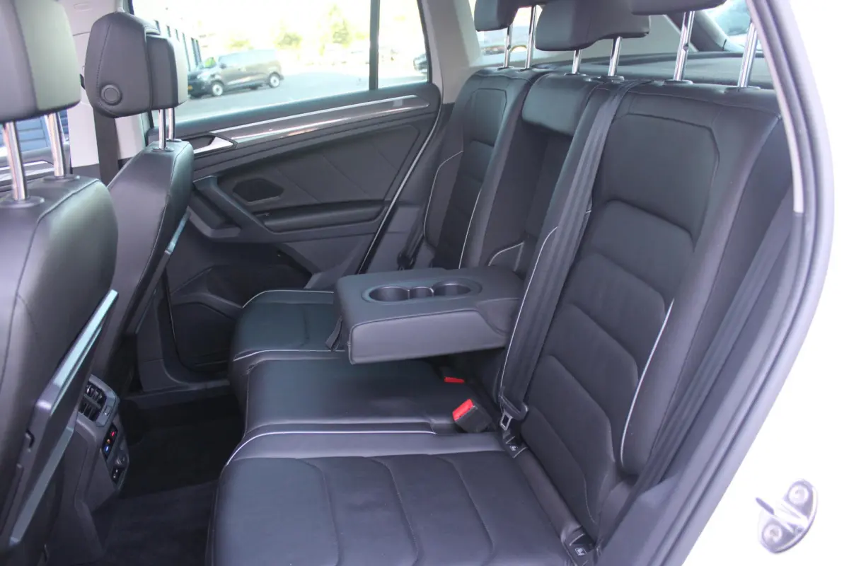 1.5 TSI 150PK AUTOMAAT HIGHLINE BUSINESS R | PANORAMA SCHUIF/KANTEL DAK | LEDEREN BEKLEDING | BESTUUDERSSTOEL ELEKTRISCH VERSTELBAAR MET GEHEUGENFUNCTIE | ELEKTRISCH WEGKLAPBARE TREKHAAK | I