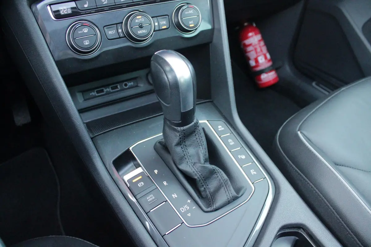 1.5 TSI 150PK AUTOMAAT HIGHLINE BUSINESS R | PANORAMA SCHUIF/KANTEL DAK | LEDEREN BEKLEDING | BESTUUDERSSTOEL ELEKTRISCH VERSTELBAAR MET GEHEUGENFUNCTIE | ELEKTRISCH WEGKLAPBARE TREKHAAK | I