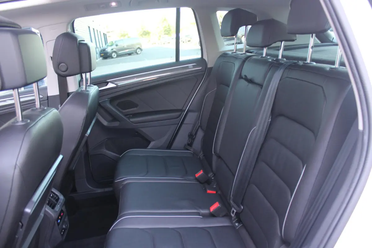 1.5 TSI 150PK AUTOMAAT HIGHLINE BUSINESS R | PANORAMA SCHUIF/KANTEL DAK | LEDEREN BEKLEDING | BESTUUDERSSTOEL ELEKTRISCH VERSTELBAAR MET GEHEUGENFUNCTIE | ELEKTRISCH WEGKLAPBARE TREKHAAK | I