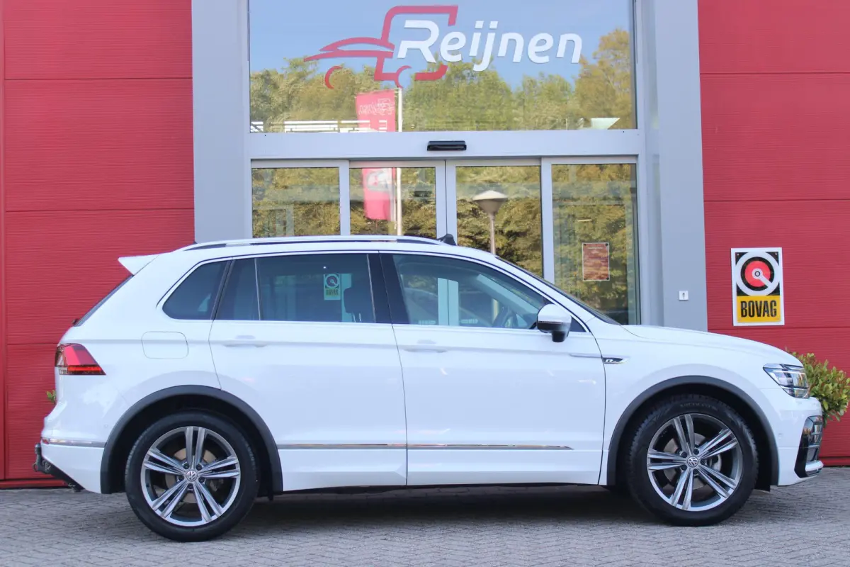 1.5 TSI 150PK AUTOMAAT HIGHLINE BUSINESS R | PANORAMA SCHUIF/KANTEL DAK | LEDEREN BEKLEDING | BESTUUDERSSTOEL ELEKTRISCH VERSTELBAAR MET GEHEUGENFUNCTIE | ELEKTRISCH WEGKLAPBARE TREKHAAK | I