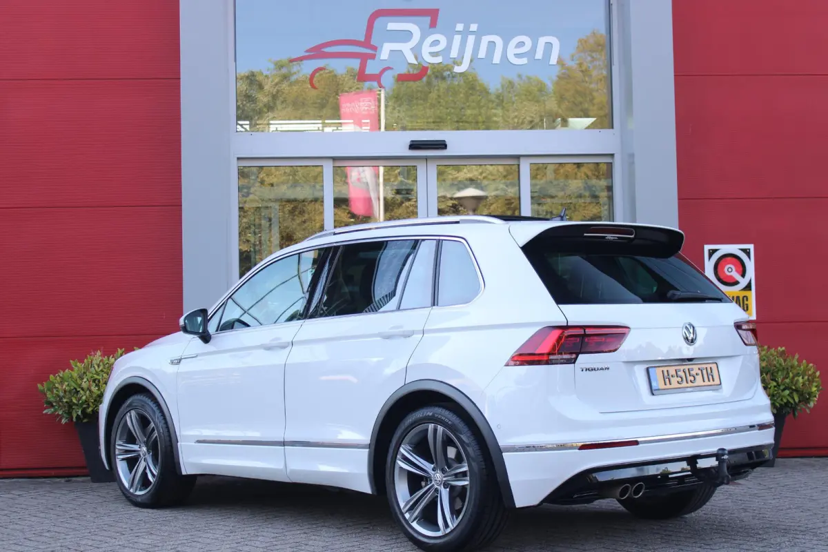 1.5 TSI 150PK AUTOMAAT HIGHLINE BUSINESS R | PANORAMA SCHUIF/KANTEL DAK | LEDEREN BEKLEDING | BESTUUDERSSTOEL ELEKTRISCH VERSTELBAAR MET GEHEUGENFUNCTIE | ELEKTRISCH WEGKLAPBARE TREKHAAK | I