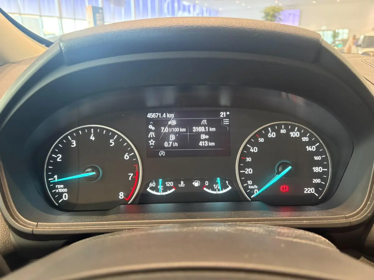 1.0 EcoBoost Trend Ultimate PARKEER SNESOREN ACHTER | CRUISE CONTROL | DEALER ONDERHOUDEN |