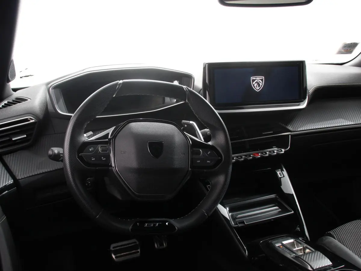 1.2 GT Automaat Climate control Cruise control Apple Carplay/ Android Auto led Lichtmetalen velgen Parkeersensoren Camera