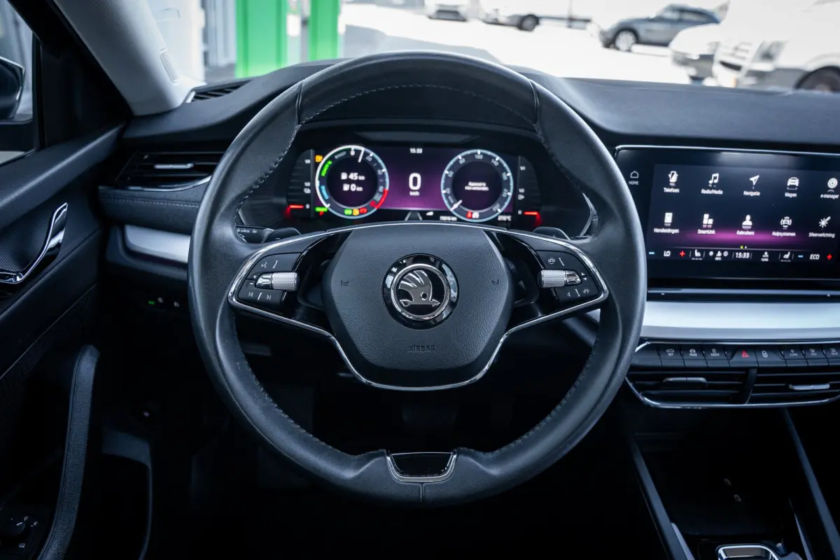 1.4 TSI iV PHEV Business Edition SOH 87% | Cruise control | Metaalkleur | Parkeersensor voor