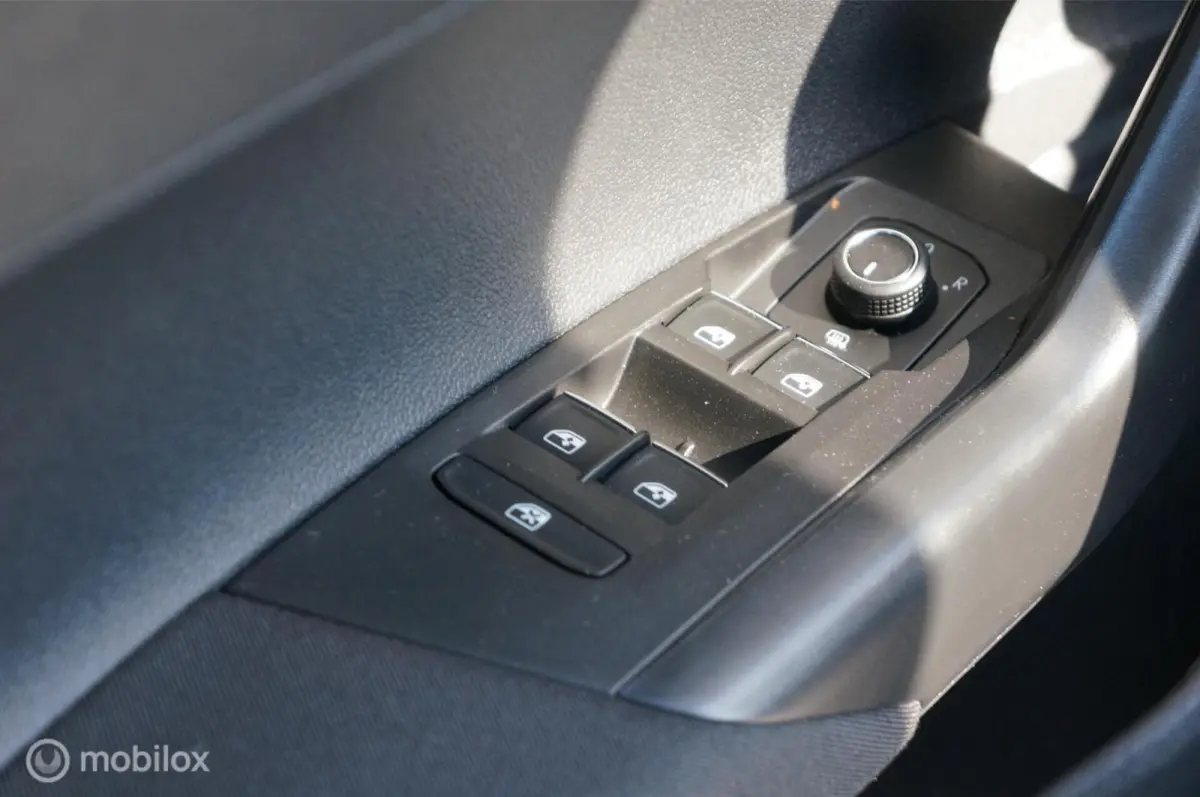 1.0 TSI Comfortline Bns Navi Apple/Android !