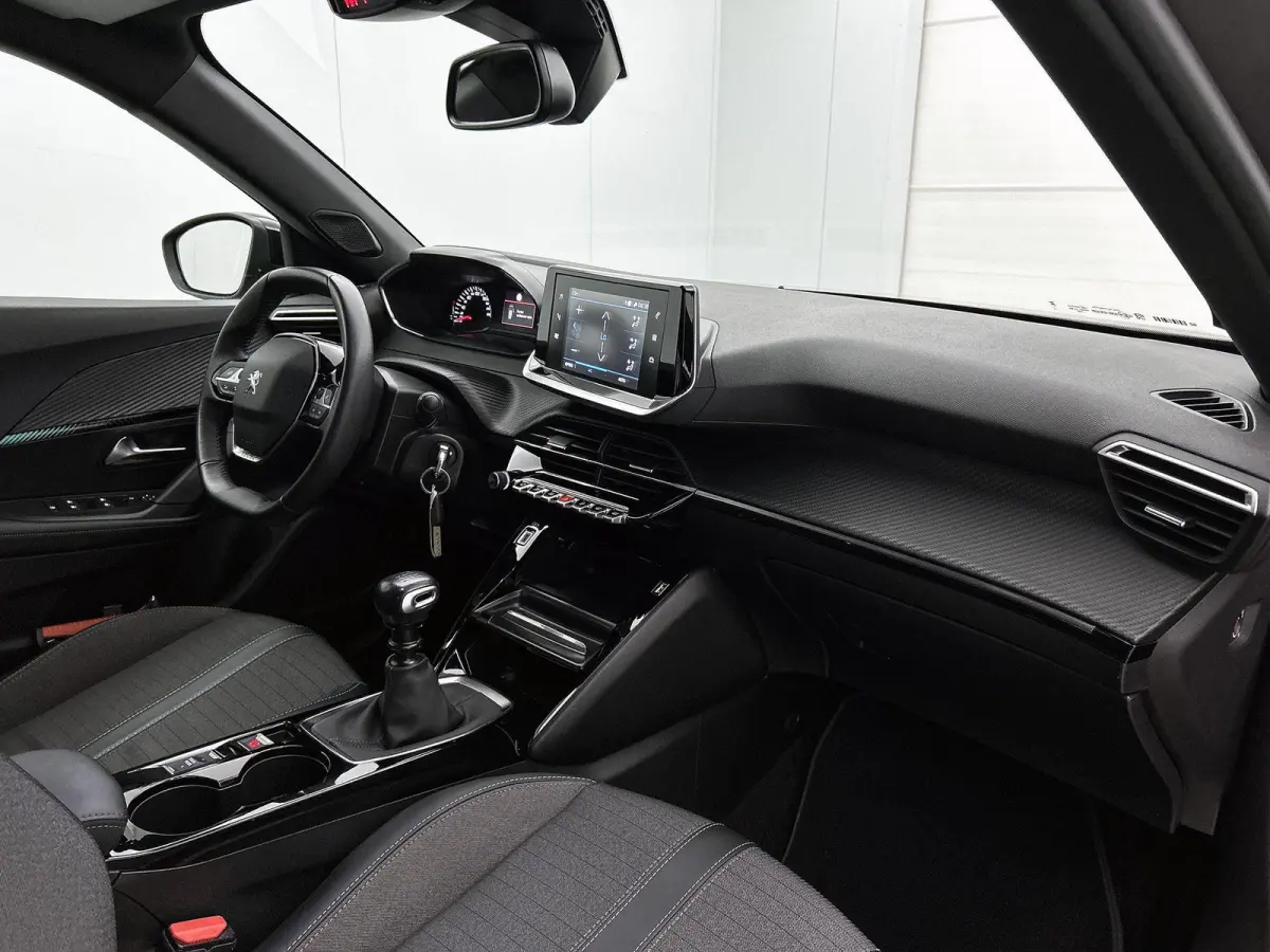 1.2 100pk Allure | Navigatie | Climate Control | Cruise Control | Camera | 17"LMV | LED | Apple Carplay/Android Auto |