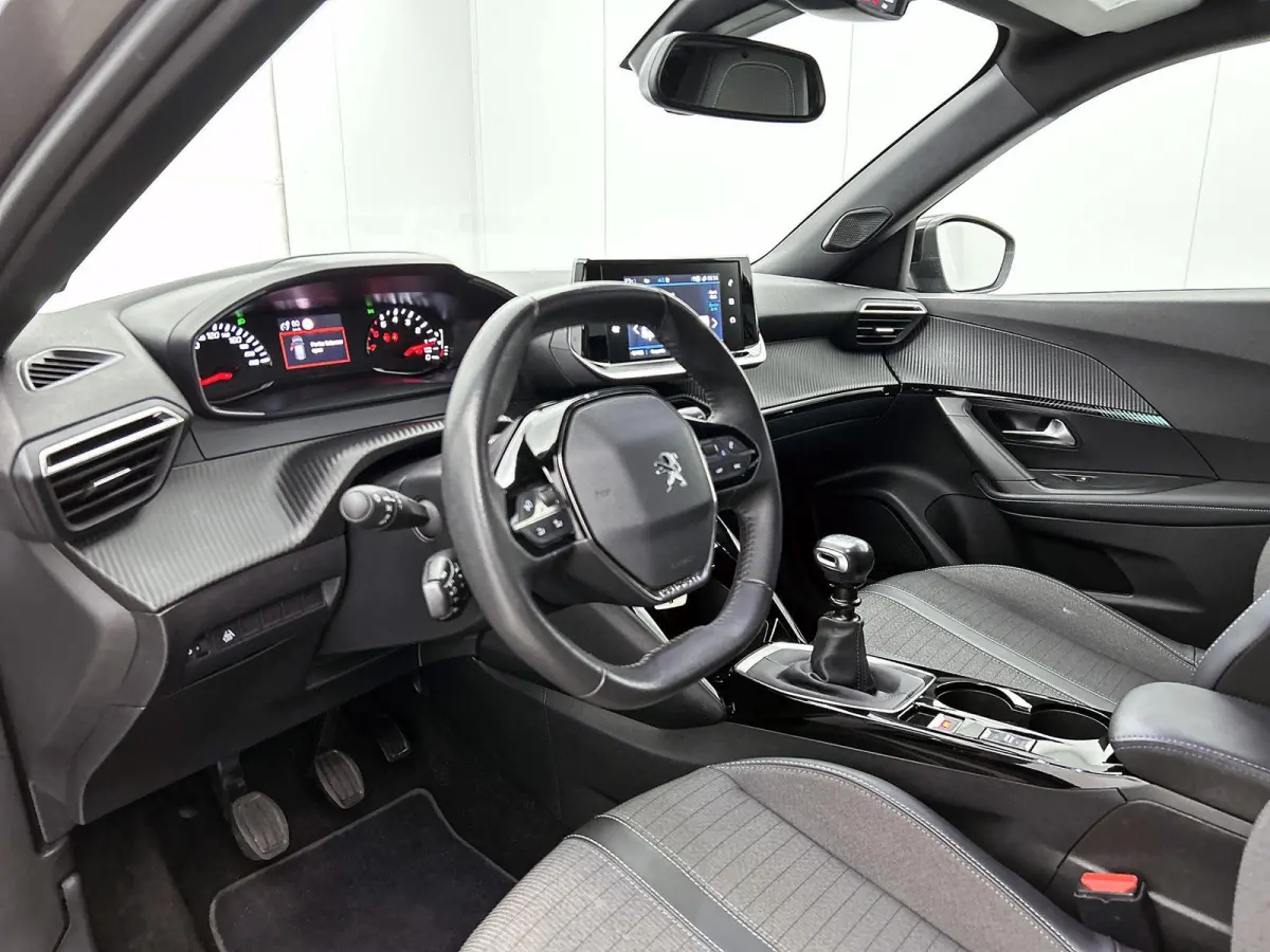 1.2 100pk Allure | Navigatie | Climate Control | Cruise Control | Camera | 17"LMV | LED | Apple Carplay/Android Auto |