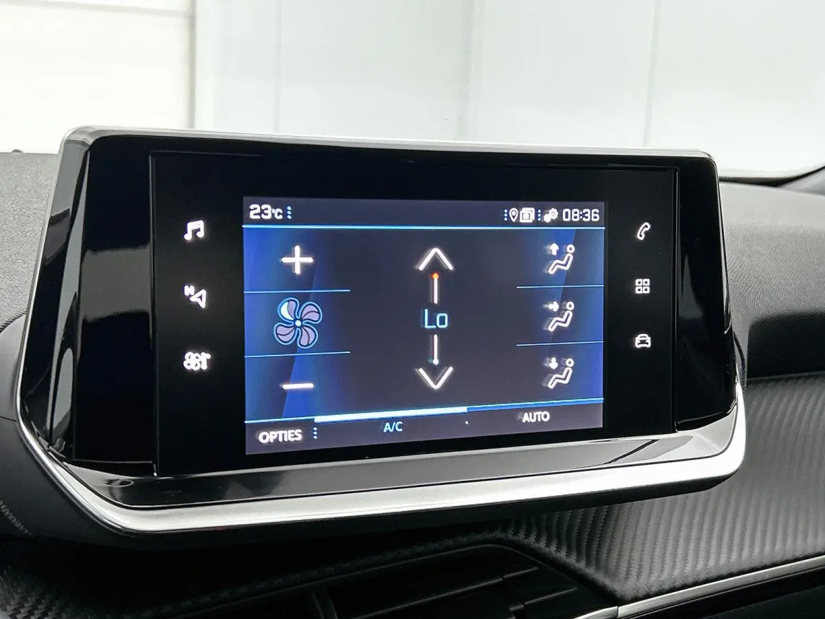 1.2 100pk Allure | Navigatie | Climate Control | Cruise Control | Camera | 17"LMV | LED | Apple Carplay/Android Auto |