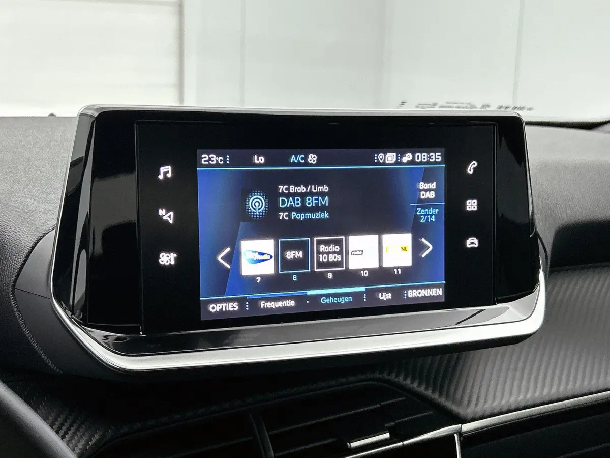 1.2 100pk Allure | Navigatie | Climate Control | Cruise Control | Camera | 17"LMV | LED | Apple Carplay/Android Auto |