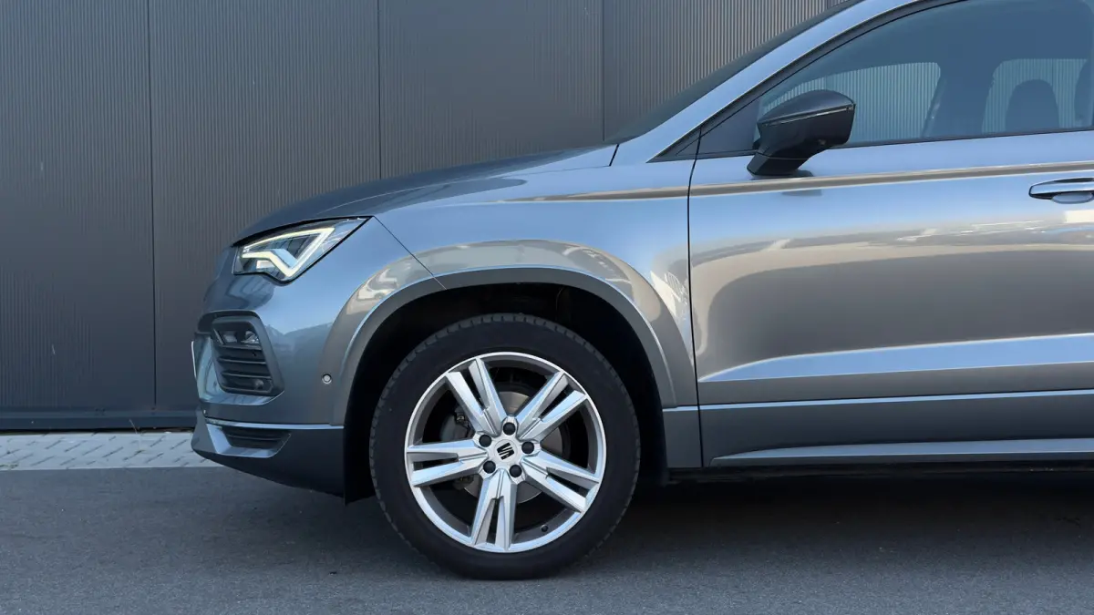 1.5 TSI 150pk FR Business Intense | Camera | Carplay | Adaptive Cruise | Keyless | 18" |
