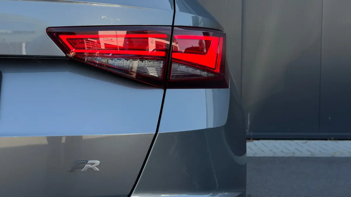 1.5 TSI 150pk FR Business Intense | Camera | Carplay | Adaptive Cruise | Keyless | 18" |