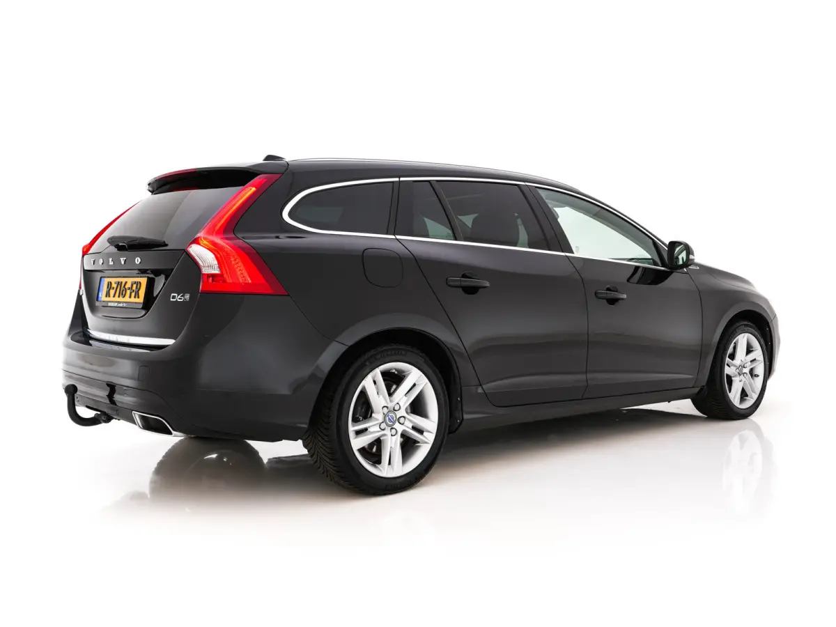 2.4 D6 Twin Engine Summum AWD Aut. *PANO | LEATHER | XENON | ADAPTIVE-CRUISE | HARMAN/KARDON-AUDIO  | BLIS | MEMORY-PACK | HEATED-COMFORTSEATS | CAMERA | PRIVACY-GLASS | NAVI-FULLMAP | ECC |