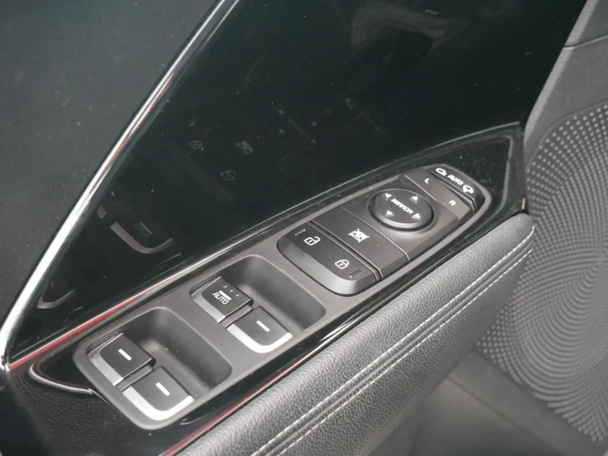 1.6 GDi PHEV DynamicPlusLine Camera| ACC| Leder| NAVI+BT