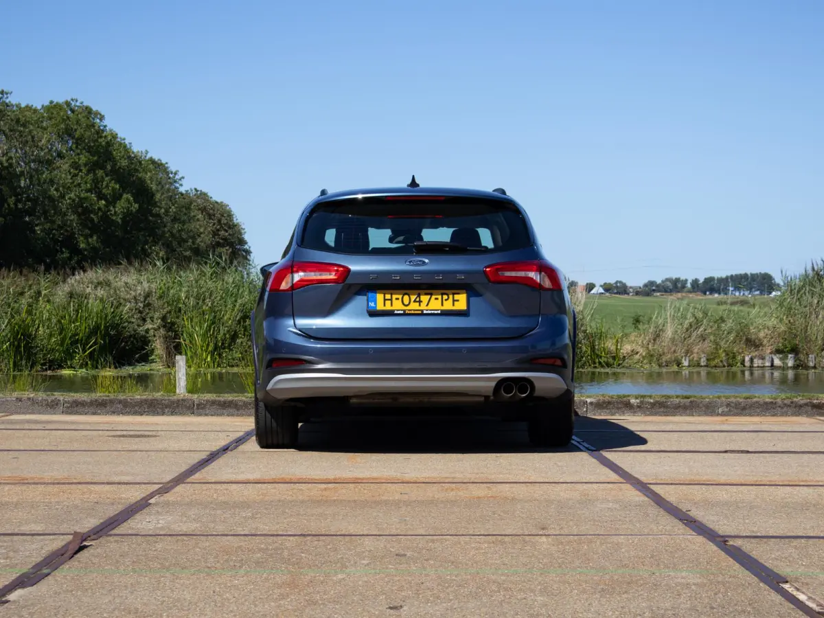 1.0 EcoBoost Active Business Camera Trekhaak LED 17"