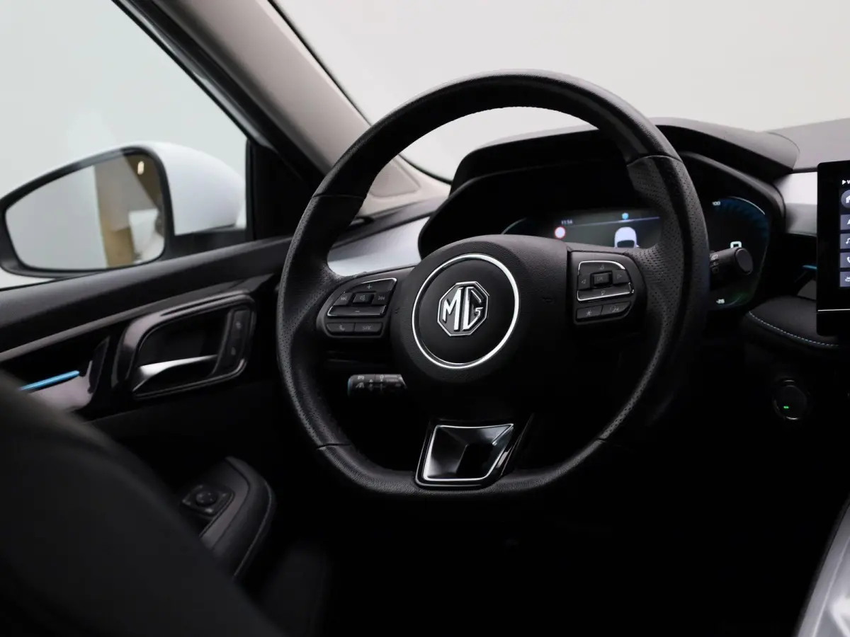 MG5 Electric Long Range Luxury 61 kWh | Apple Carplay / Android Auto | Cruise Control | Achteruitrijcamera |