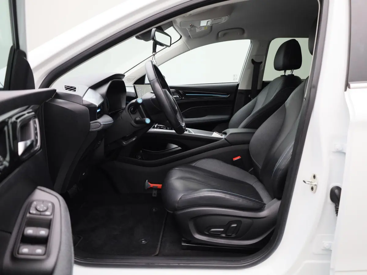 MG5 Electric Long Range Luxury 61 kWh | Apple Carplay / Android Auto | Cruise Control | Achteruitrijcamera |