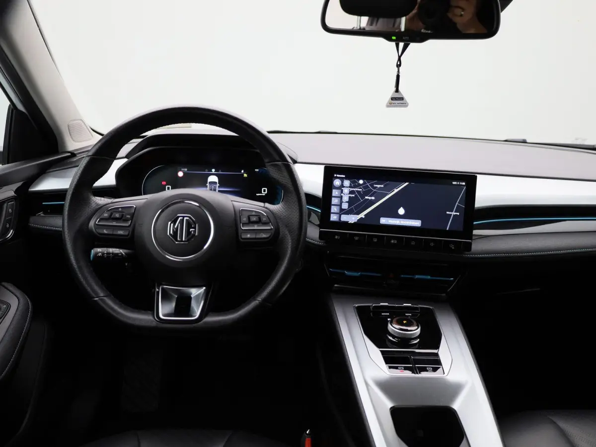 MG5 Electric Long Range Luxury 61 kWh | Apple Carplay / Android Auto | Cruise Control | Achteruitrijcamera |